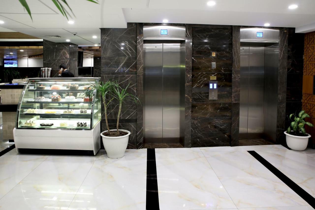 Avari Xpress Multan Extérieur photo