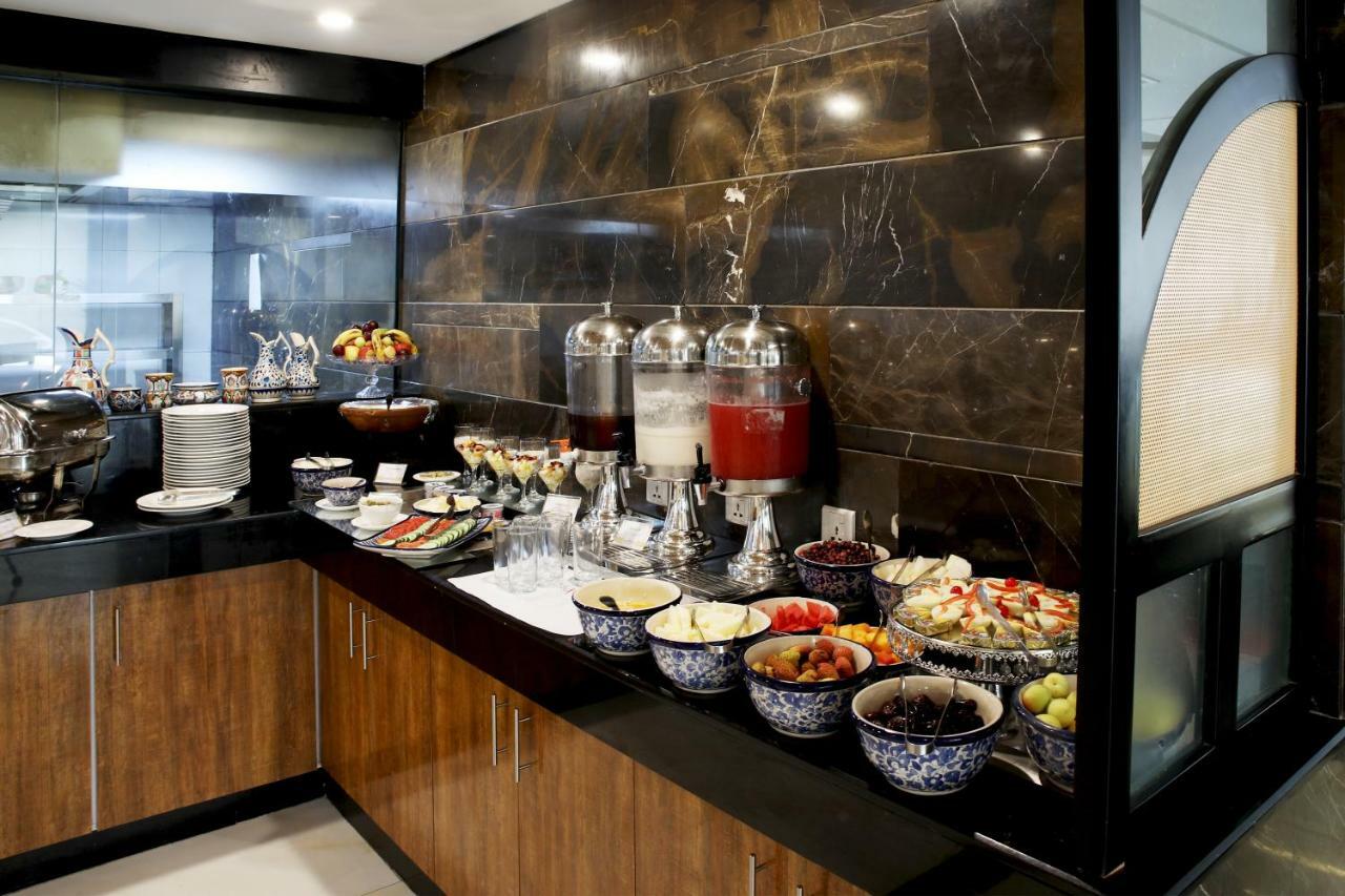 Avari Xpress Multan Extérieur photo